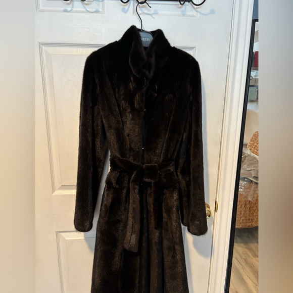 BLACKGLAMA Mink Fur Coat - Picture 4 of 16